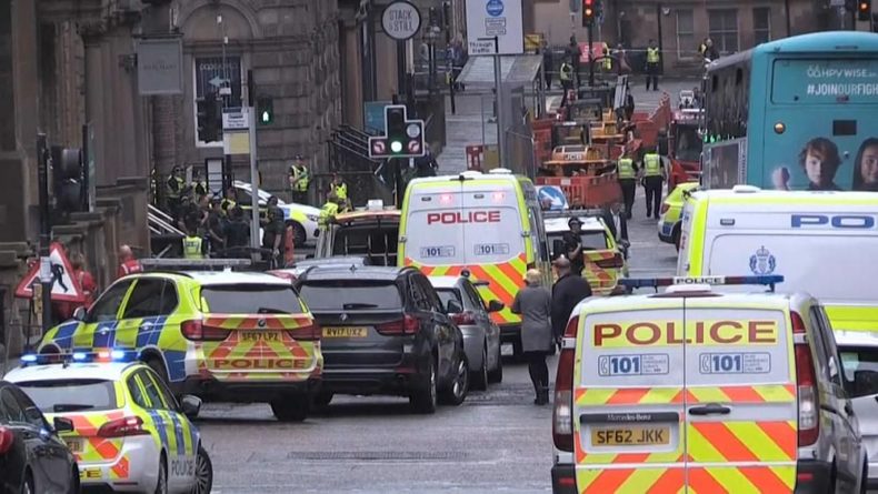 Общество: Нападение с ножом в Глазго, среди пострадавших - офицер полиции