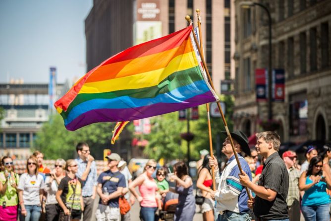 Общество: Послы Австралии, Канады, Новой Зеландии, Великобритании и США в Москве потребовали уважать права ЛГБТ-сообществ