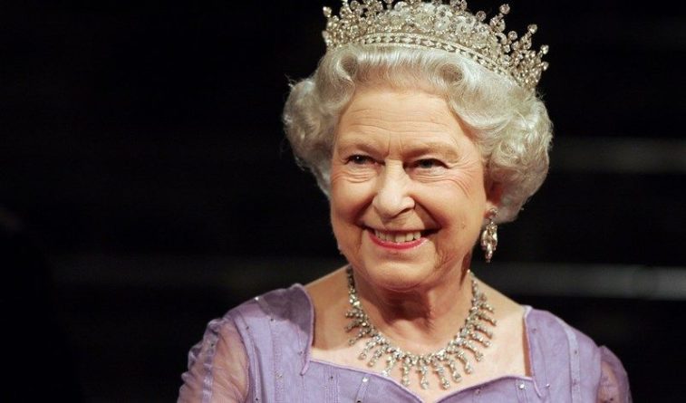 Общество: В Великобритании ожидают массовых увольнений прислуги королевы