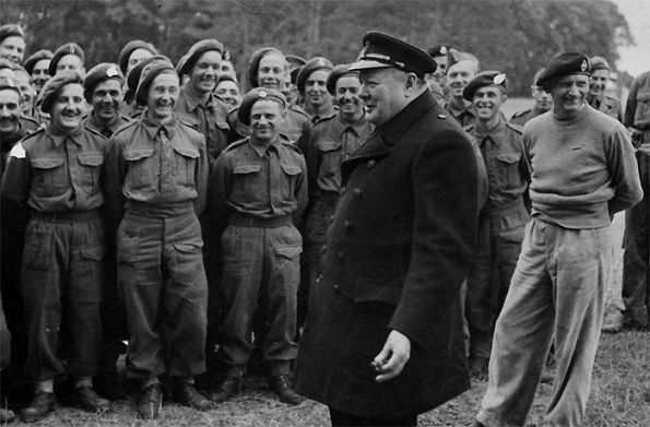 Общество: Куда планировал сбежать Черчилль в случае захвата Англии Гитлером