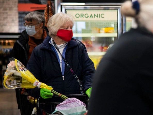 Общество: В Великобритании за поход в магазин без маски придется уплатить штраф в 100 фунтов