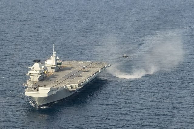 Общество: СМИ: Британия хочет отправить авианосец для сдерживания Китая