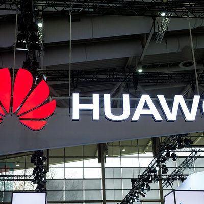 Общество: Компания Huawei разочарована решением Великобритании отказаться от использования ее оборудования в сетях 5G