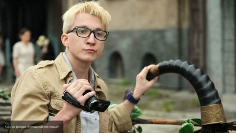 Левин из "Интернов" работает официантом в Лондоне 21072020 Общество: Левин из "Интернов" работает официантом в Лондоне