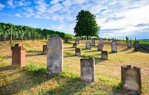 В Британии коронавирус вызвал рост цен на похороны