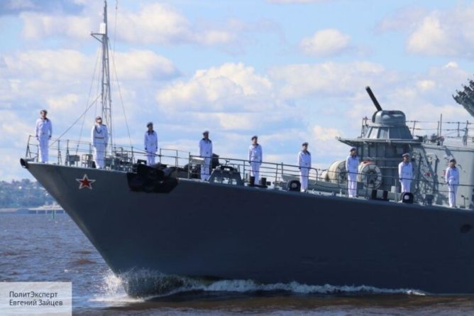 Общество: Иностранцы увидели в Сети кадры военно-морского парада и попросили Россию не топить Англию