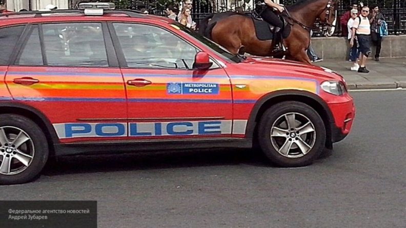 Общество: Полиция Англии опубликовала кадры наезда машины на ребенка в Дорсете