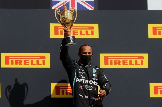 Общество: Гонщик «Мерседеса» Хэмилтон выиграл Гран-при Великобритании