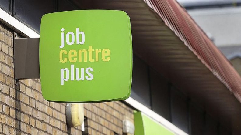 Общество: В Великобритании назвали количество потерявших работу из-за кризиса