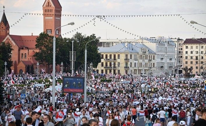 Общество: Британцы о протестах в Белоруссии: жду не дождусь, когда Белоруссия вольется в состав ЕС и будет принимать тысячи беженцев
