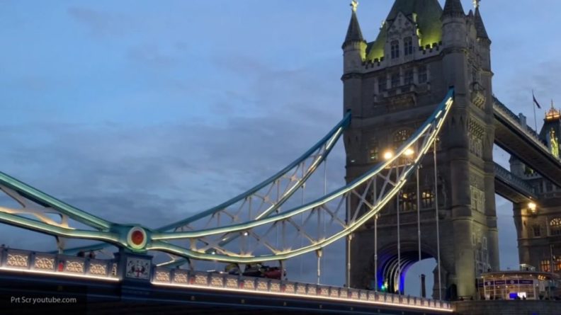 Общество: Тауэрский мост в Лондоне закрыли для транспорта из-за механического сбоя