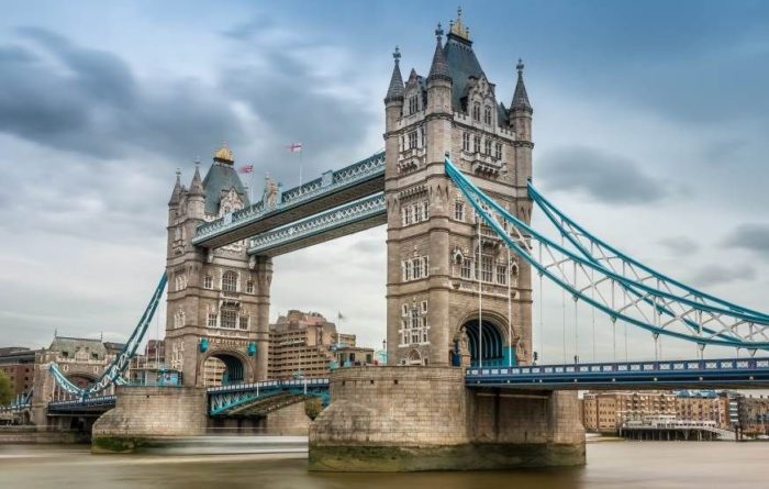 Общество: В Лондоне из-за поломки Тауэрского моста возник транспортный коллапс