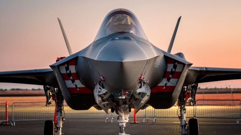 Британия может вдвое сократить число закупаемых у США истребителей F-35 26082020 Общество: Британия может вдвое сократить число закупаемых у США истребителей F-35
