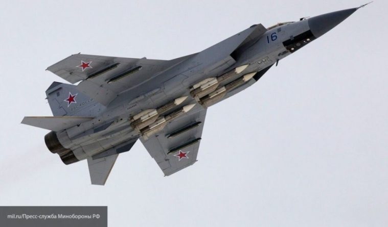 Общество: Экипаж МиГ-31 помешал самолетам США и Великобритании нарушить границы РФ