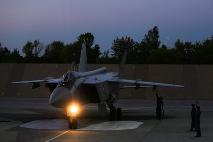 Общество: Российский истребитель перехватил самолеты-разведчики США и Великобритании