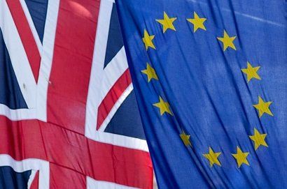 Общество: СМИ: ЕС требует наложить потенциальное вето на законы Великобритании после брекзита