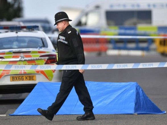 Общество: В Бирмингеме вооруженный мужчина напал на людей, один человек погиб, еще семь - ранены