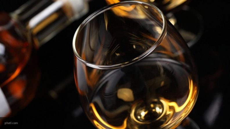 Общество: Британец собрался продать коллекцию виски для покупки дома