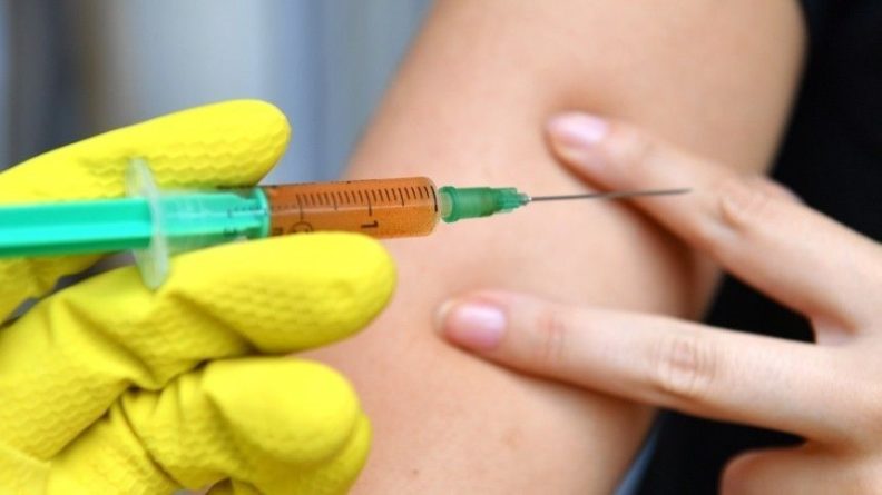 Общество: В Британии возобновили испытания вакцины от COVID-19, вызвавшей «необъяснимое заболевание» у добровольца