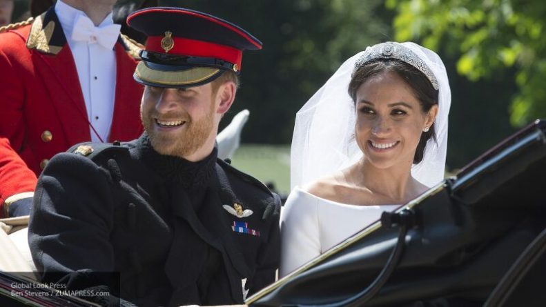 Общество: Британцы порадовались отсутствию Маркл на фото-поздравлении принцу Гарри