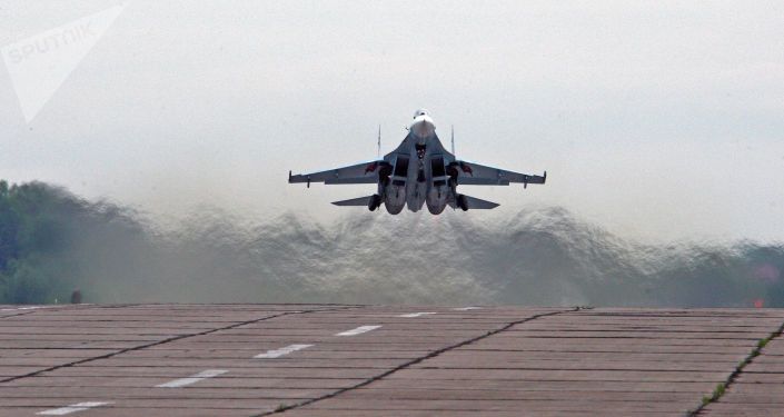 Общество: Российский Су-27 перехватил самолет над ВВС Британии над Черным морем