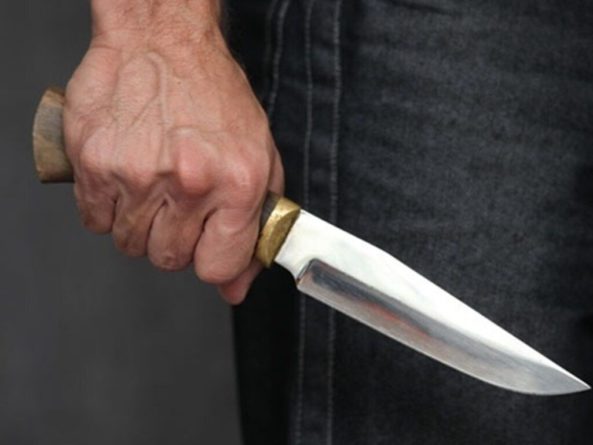 Общество: 50-летний мужчина в Великобритании ранил ножом четырех человек