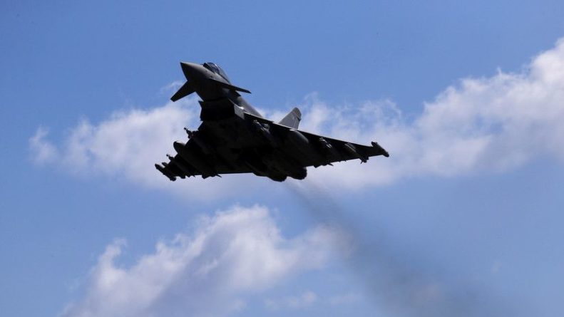 Общество: СМИ: ВМС и ВВС Великобритании усилили патрулирование у границ России