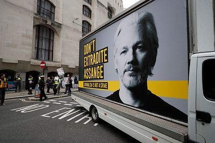 Общество: Великобританию призвали помиловать Ассанжа