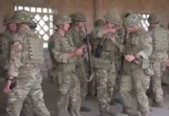 Общество: В Украину прибыли элитные войска Великобритании, видео: "Готовятся к отражению атаки..."