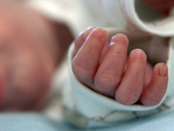 Общество: В Великобритании новорожденный выжил после трех остановок сердца