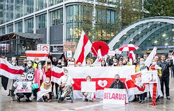 Общество: Белорусская диаспора провела акцию протеста в финансовом центре Лондона