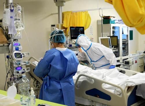 Общество: Рекордное число заболевших COVID-19 выявили в Великобритании с начала пандемии