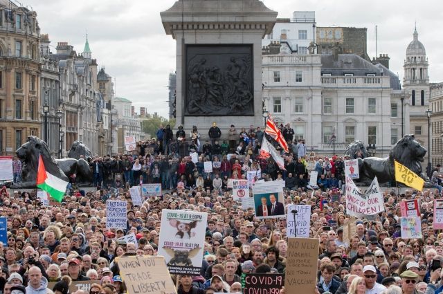 Общество: В Лондоне тысячи людей устроили акцию протеста против повторного карантина