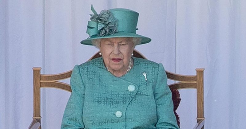 Общество: Королевская семья Британии потеряла десятки миллионов долларов