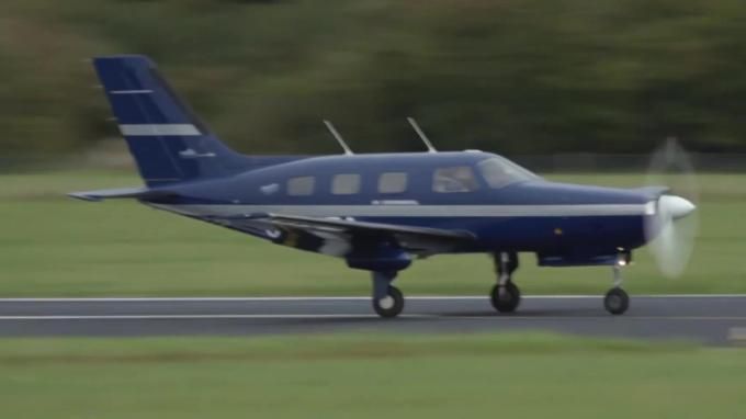 Общество: Самолет на водородном топливе совершил первый полет в Британии