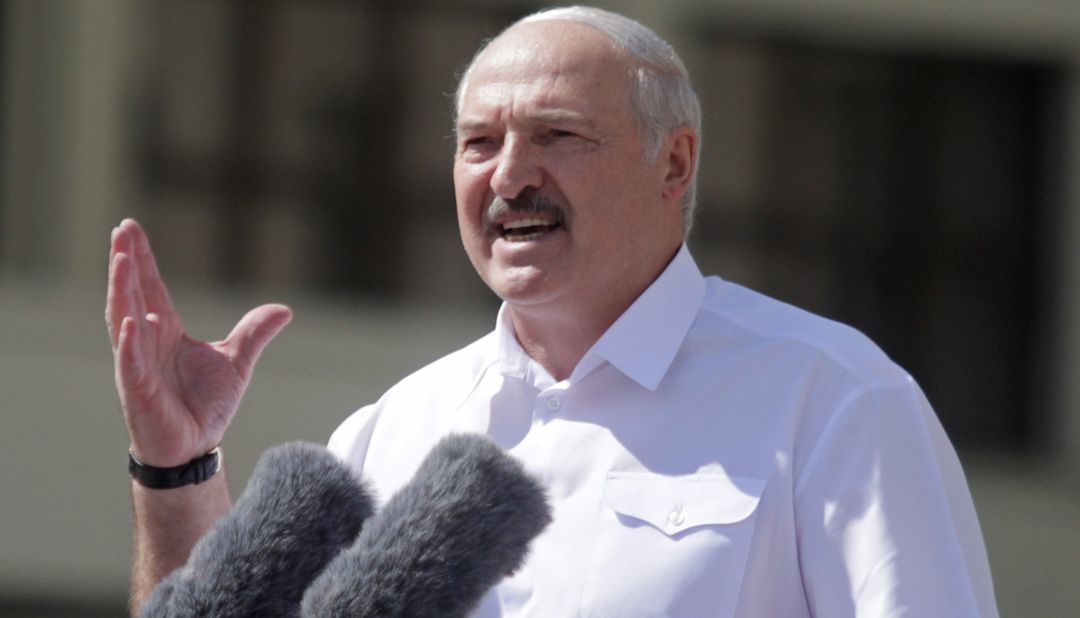 Протесты в Беларуси: Канада и Великобритания ввели санкции против Лукашенко и его сына