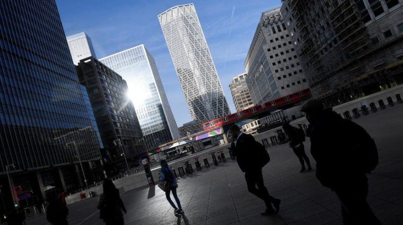 Общество: ВВП Великобритании сократился на рекордные 19,8%