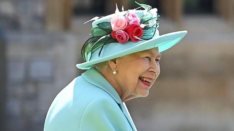 Общество: Королева Великобритании отменила официальные мероприятия до конца года
