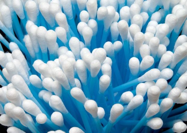 Общество: В Англии запретили пластиковые соломинки, мешалки и ватные палочки