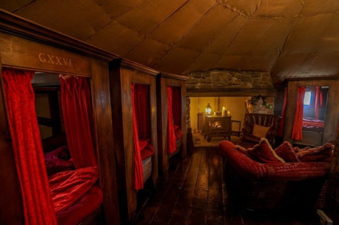 Общество: В Великобритании появился отельный номер, стилизованный под общежитие из фильмов о Гарри Поттере