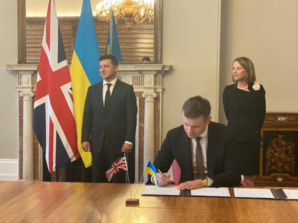 Общество: Великобритания согласилась начать диалог с Украиной о взаимном безвизе – СМИ