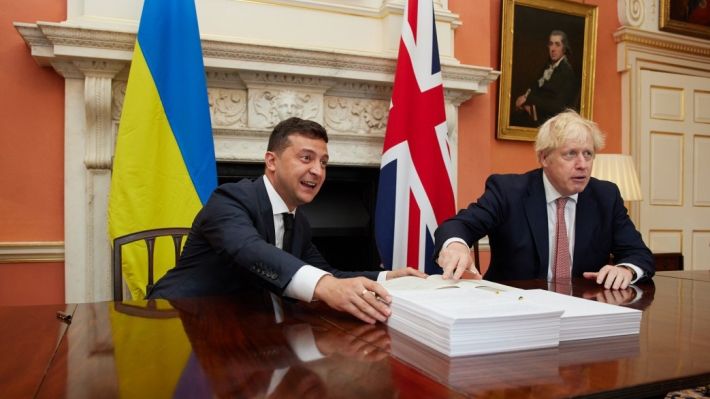Общество: Украина просит защиты у Великобритании, опасаясь белорусского сценария