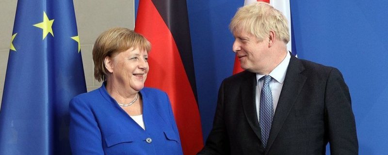 Общество: Джонсон заявил Меркель, что Британия готова вернуться к торговле с ЕС