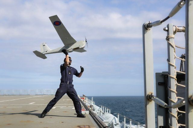 Общество: Беспилотник Puma Королевского ВМФ Великобритании проходит первые испытания (ФОТО)