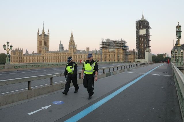 Общество: Вестминстерский мост перекрыт из-за вероятного ЧП в больнице Лондона