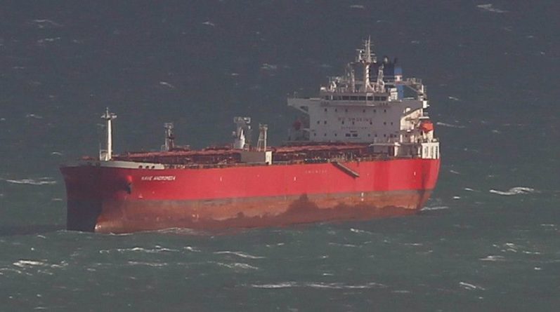 Общество: В Великобритании задержали неизвестных, угрожавших экипажу нефтяного танкера