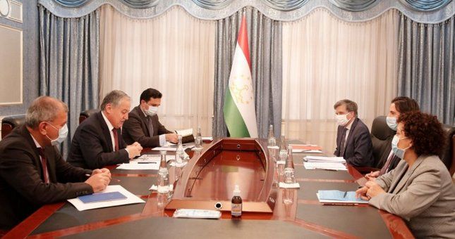 Общество: Глава МИД Таджикистана принял глав дипломатических миссий Великобритании, Франции и Постоянного координатора ООН