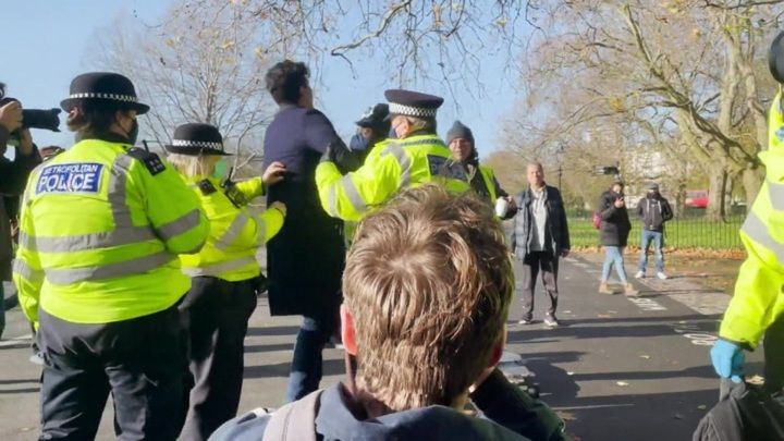 Общество: Лондон: протесты ковид-диссидентов и самоизоляция премьера