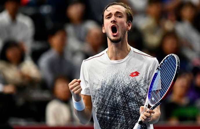 Общество: Даниил Медведев вышел в полуфинал Итогового теннисного чемпионата в Лондоне