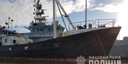 Общество: В Британии задержали двух украинских моряков. На их судне обнаружили 69 нелегалов